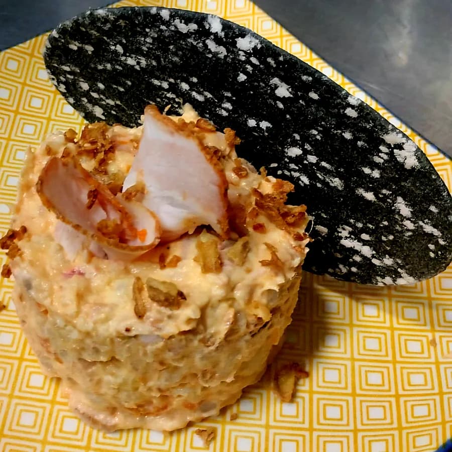 ENSALADILLA DE CHICHARRONES